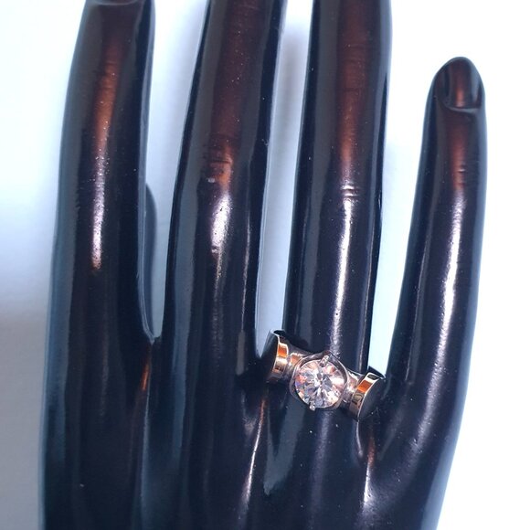 Elegant & Radiant Sparkling Vintage 925 Sterling Silver White Zircon Ring - Picture 14 of 14